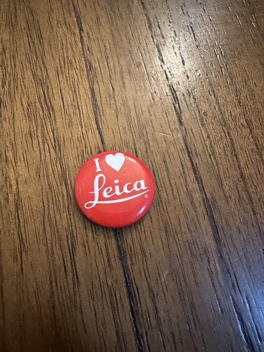 Spilla leica slogan - spilla,